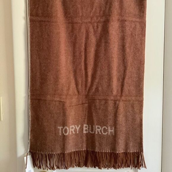 NWT tory BURCH 100% WOOL REVERSIBLE CINNAMON/BEIGE LARGE SCARF - Picture 14 of 15
